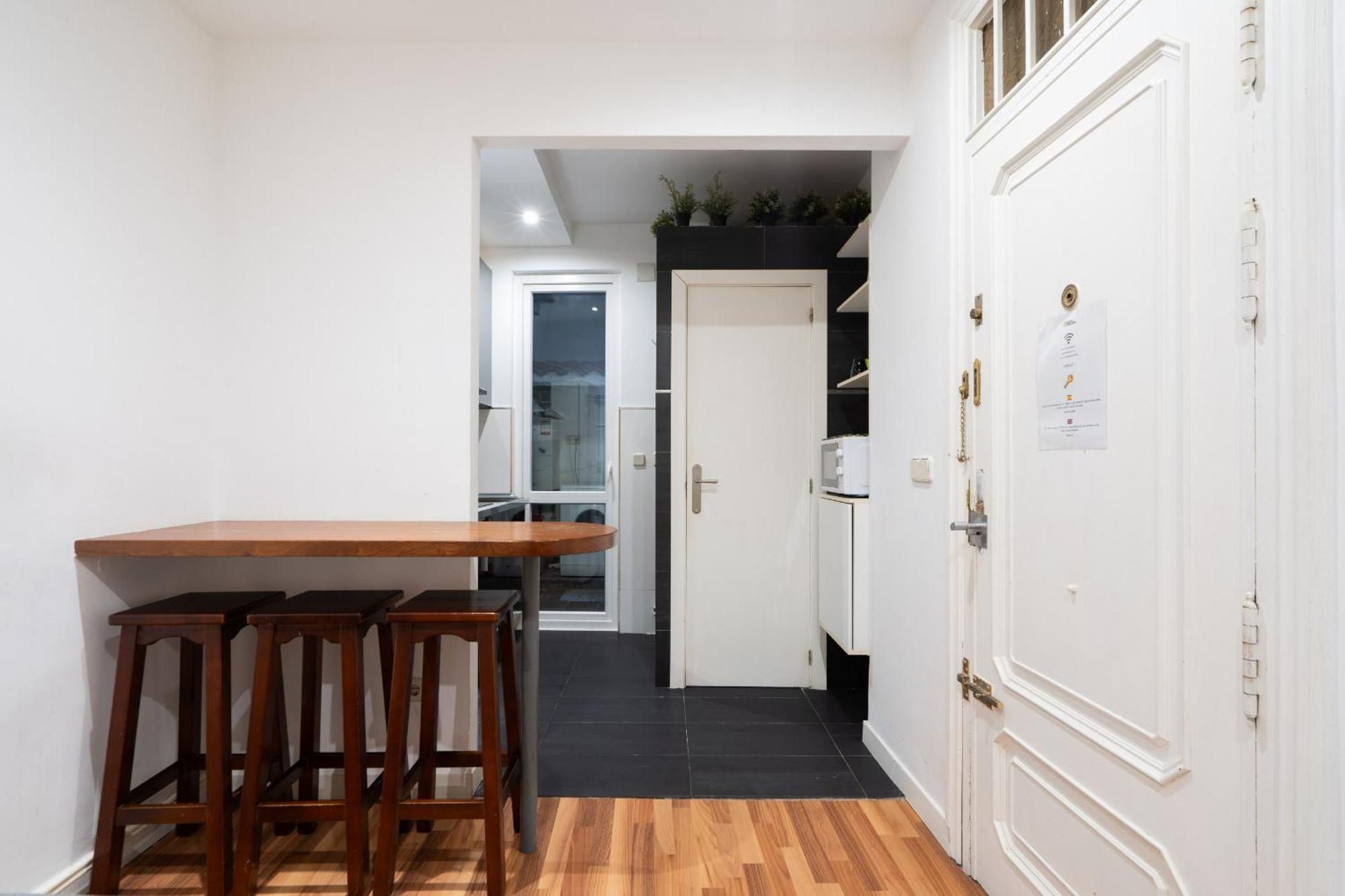 Apartamento En La Plaza De Lavapies Alquiler Temporal Madrid Exteriér fotografie