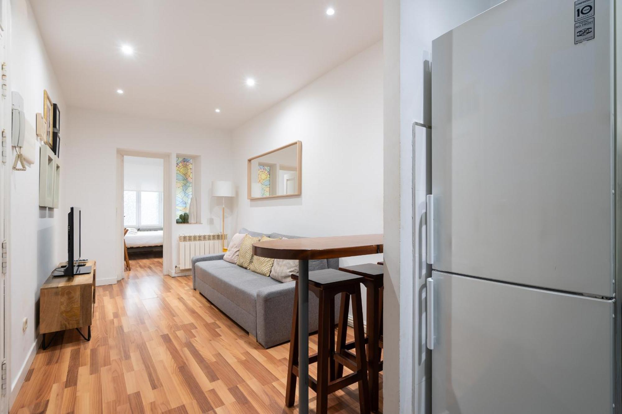 Apartamento En La Plaza De Lavapies Alquiler Temporal Madrid Exteriér fotografie