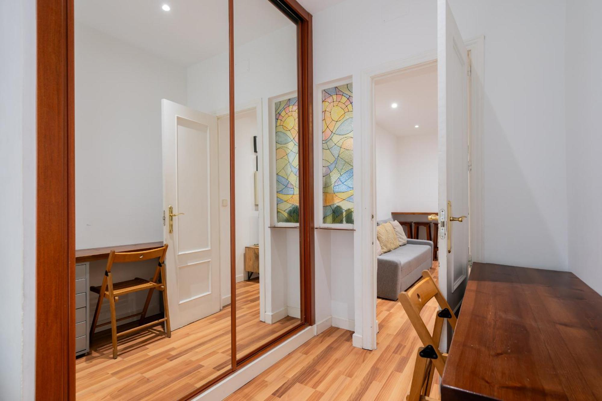 Apartamento En La Plaza De Lavapies Alquiler Temporal Madrid Exteriér fotografie