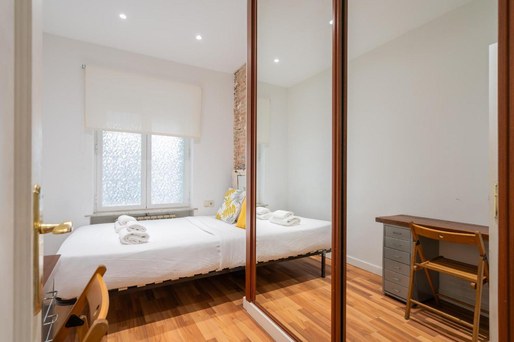 Apartamento En La Plaza De Lavapies Alquiler Temporal Madrid Exteriér fotografie