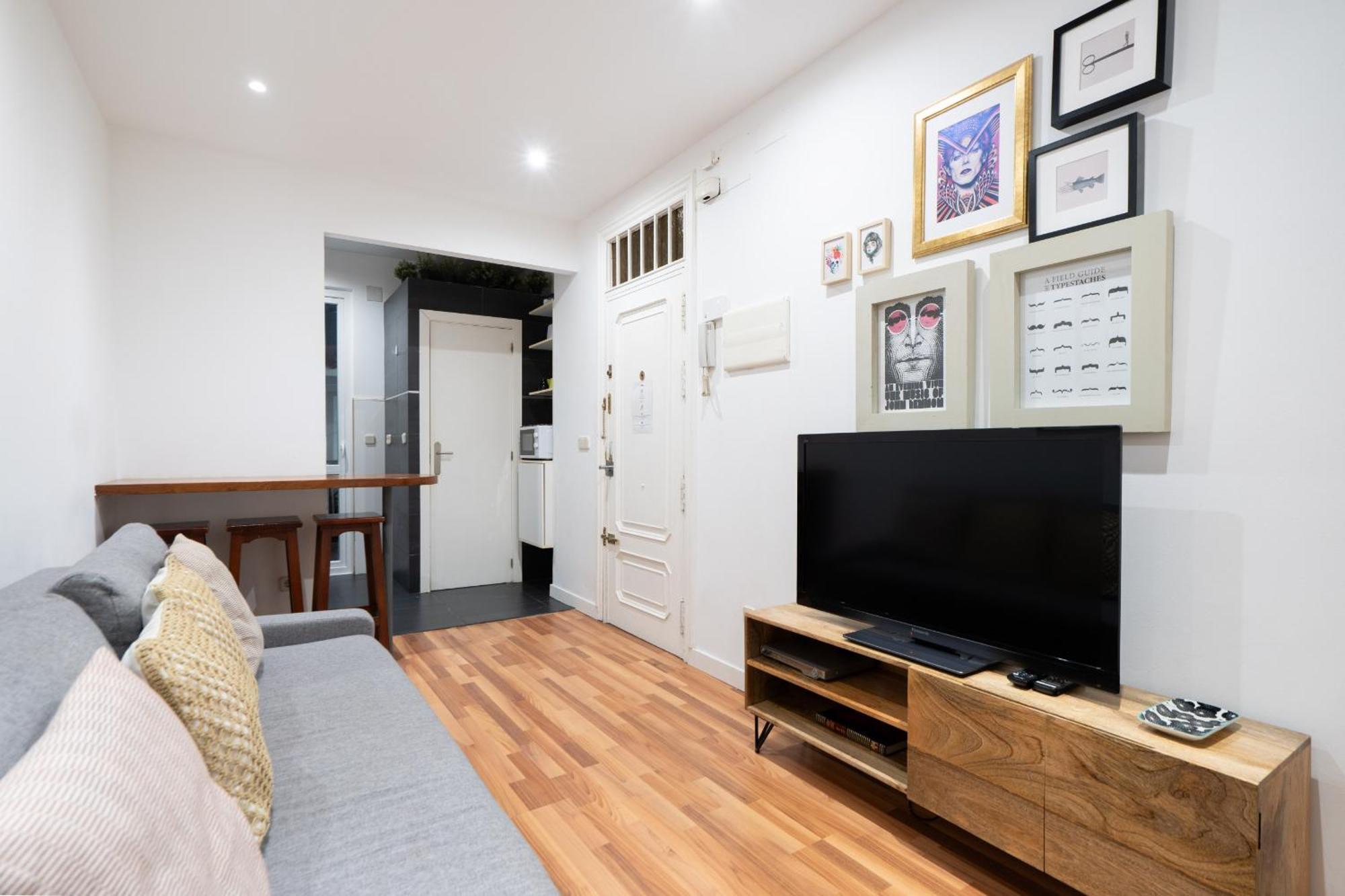 Apartamento En La Plaza De Lavapies Alquiler Temporal Madrid Exteriér fotografie