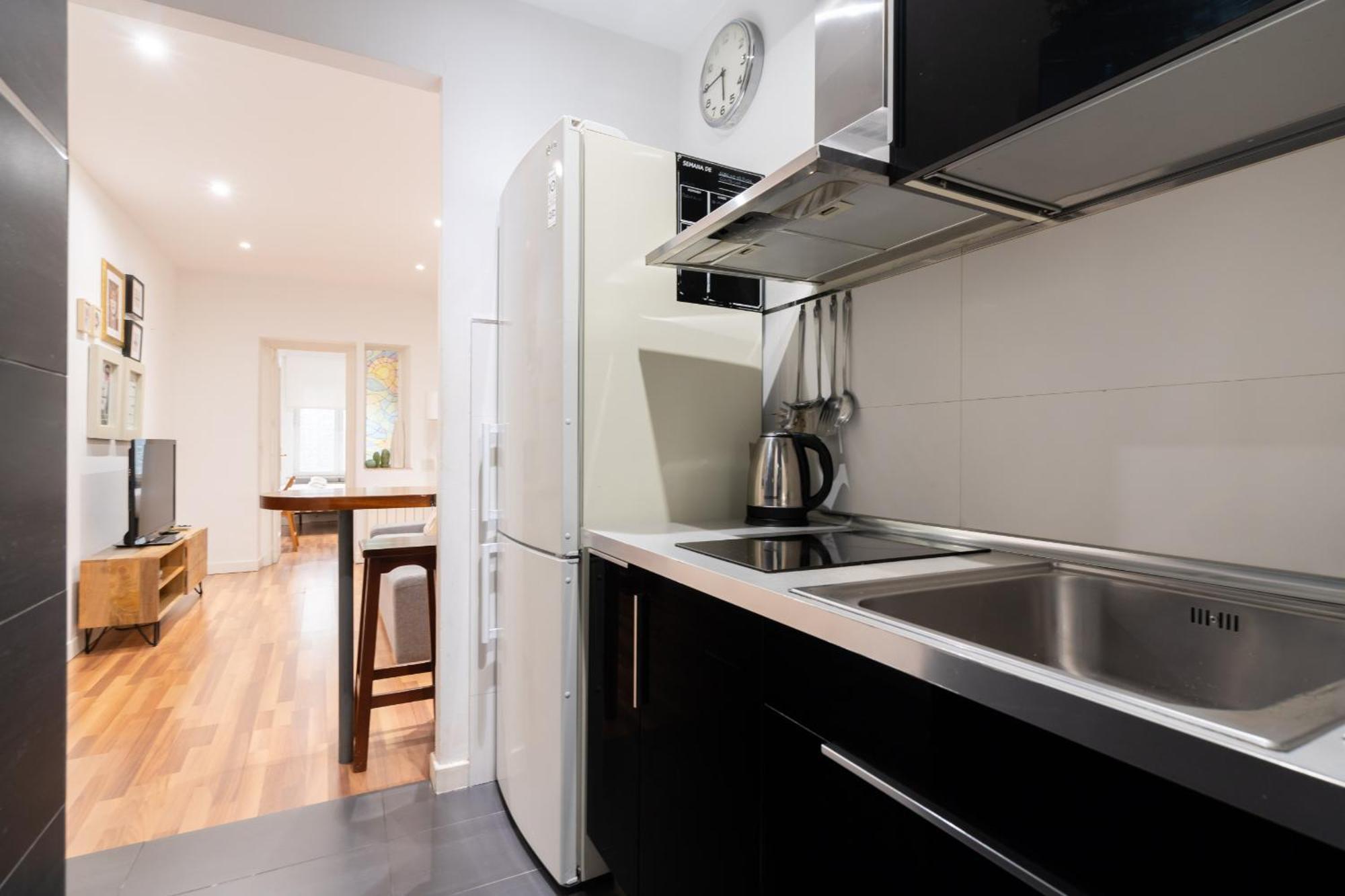 Apartamento En La Plaza De Lavapies Alquiler Temporal Madrid Exteriér fotografie