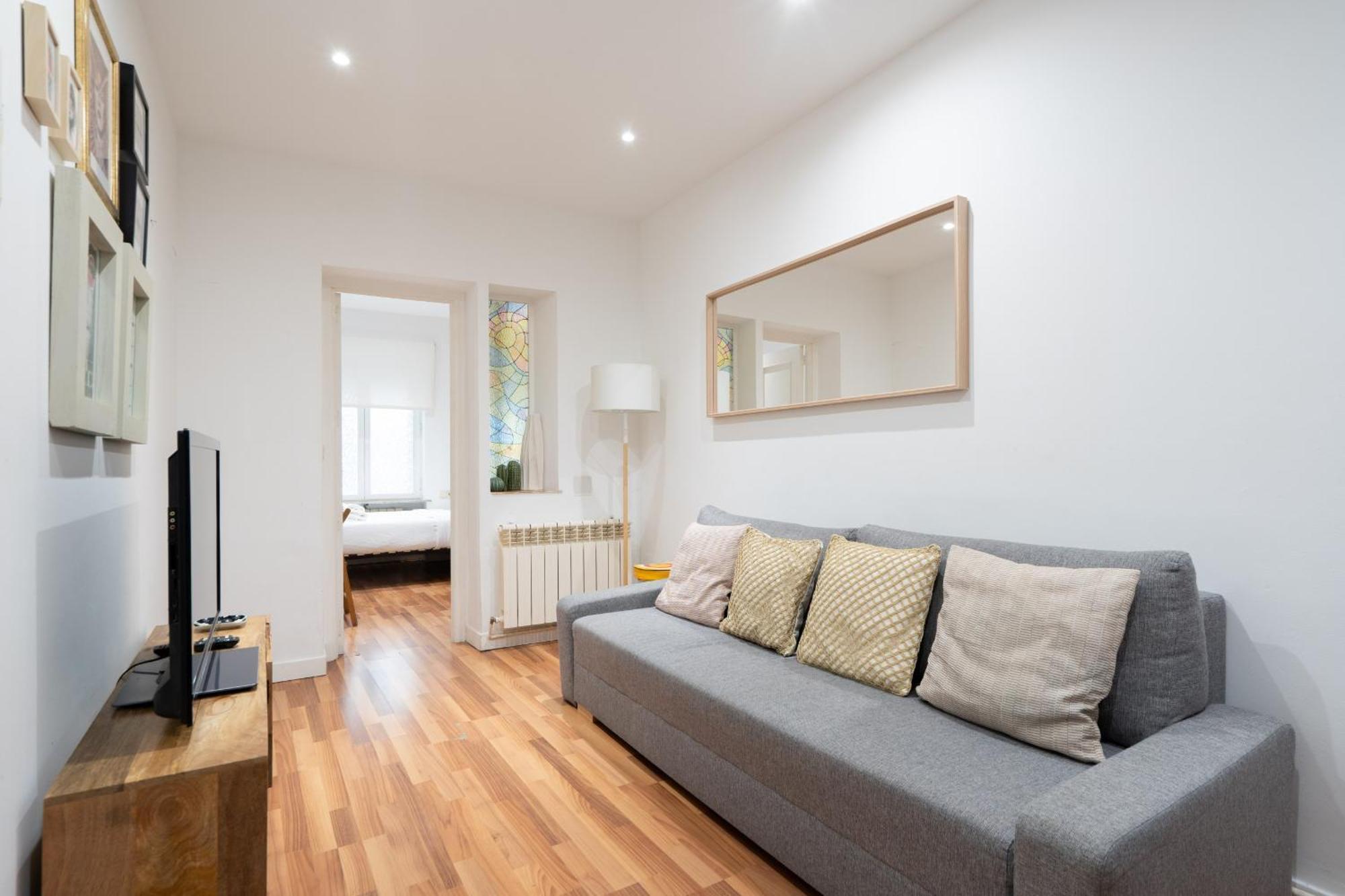 Apartamento En La Plaza De Lavapies Alquiler Temporal Madrid Exteriér fotografie